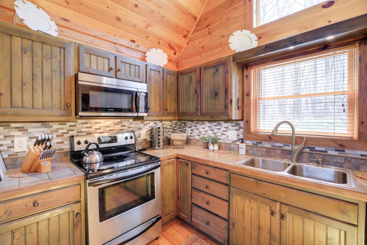 Sparta Cabin Stay With Gas Grill And Mountain Views! Exterior photo