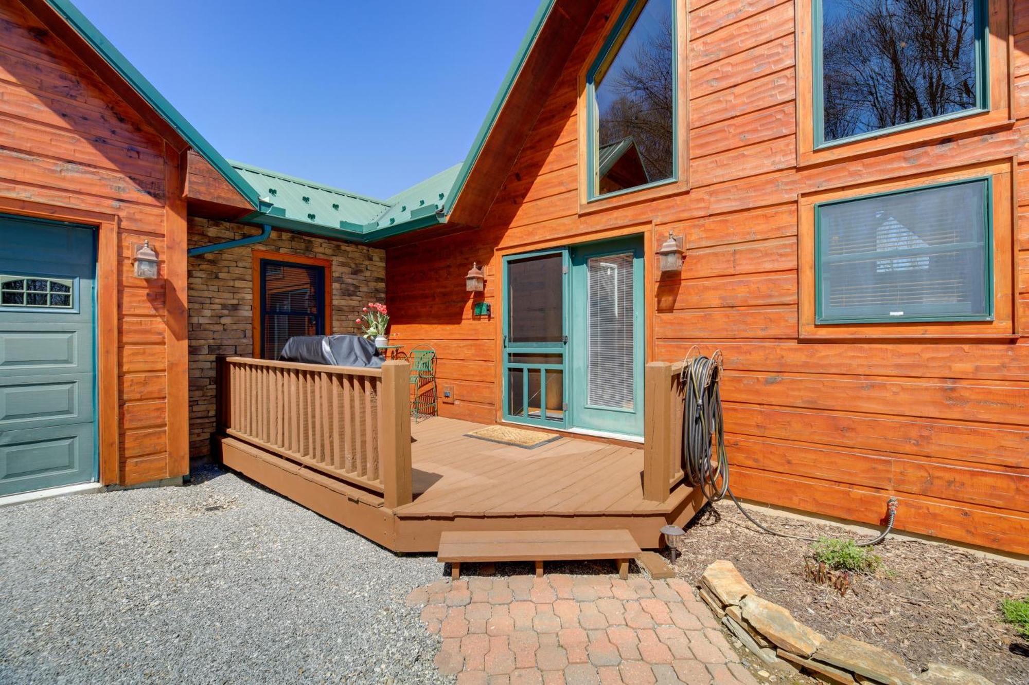 Sparta Cabin Stay With Gas Grill And Mountain Views! Exterior photo