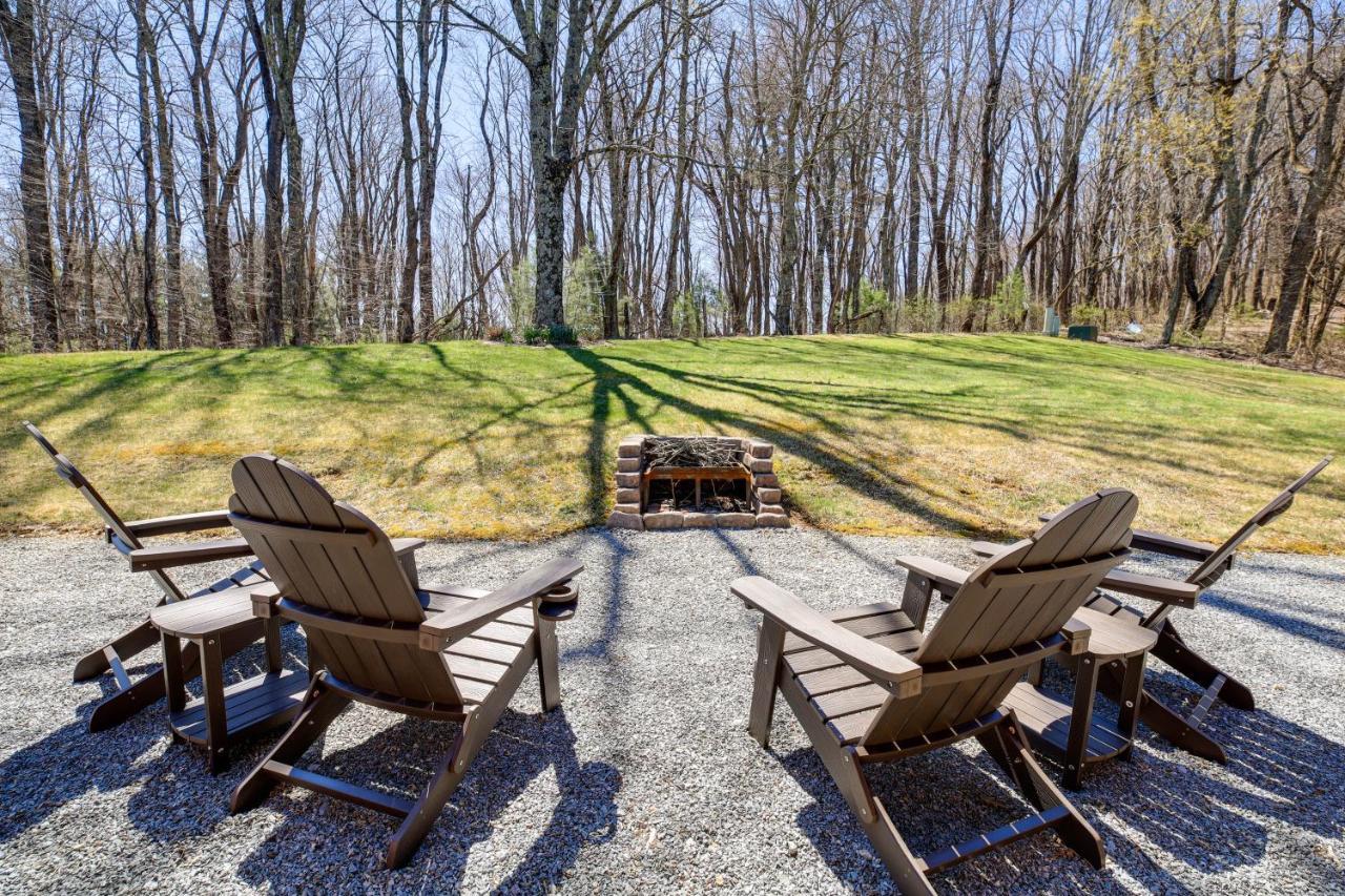 Sparta Cabin Stay With Gas Grill And Mountain Views! Exterior photo